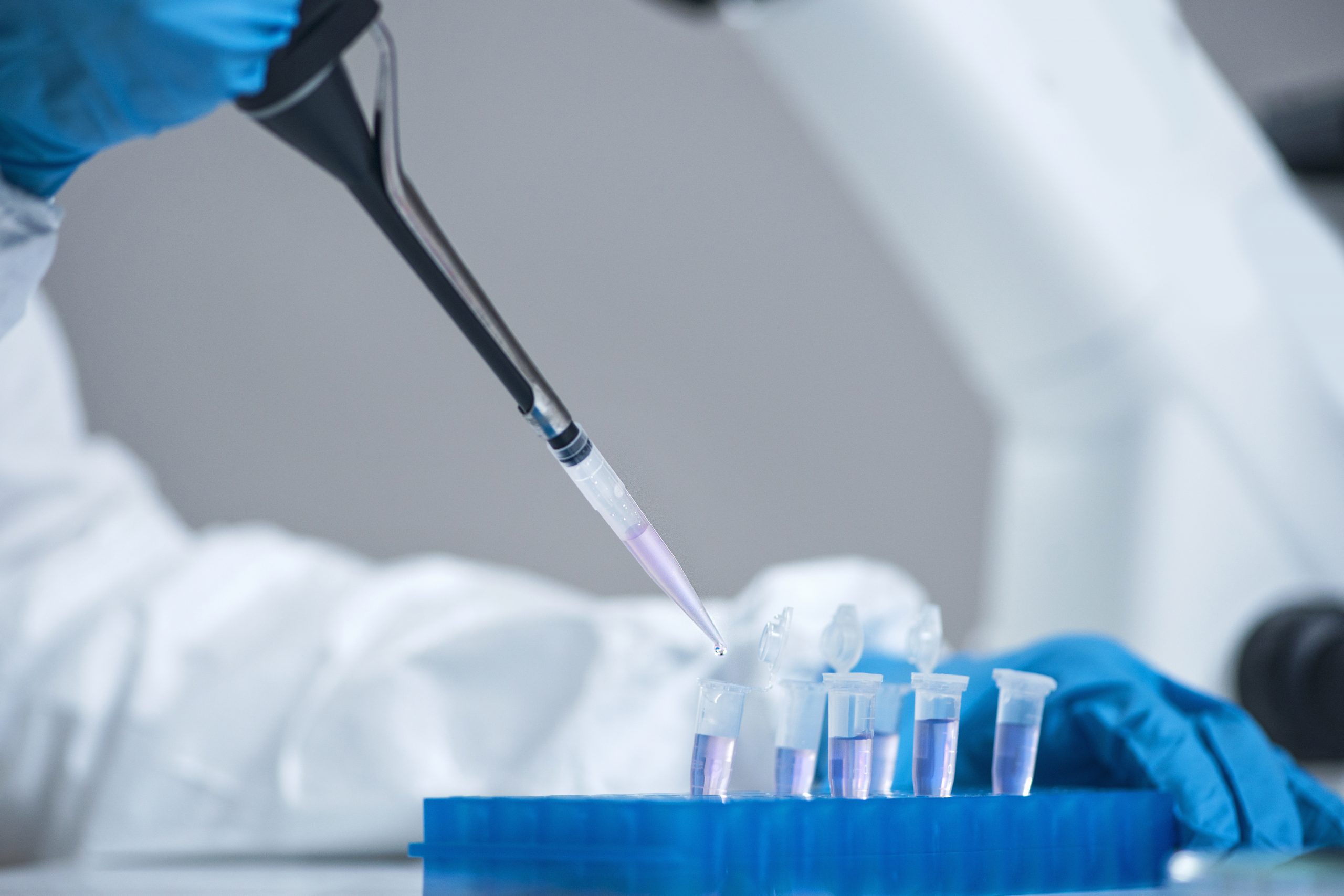 Qu'est-ce qu'une micropipette à volume variable ?