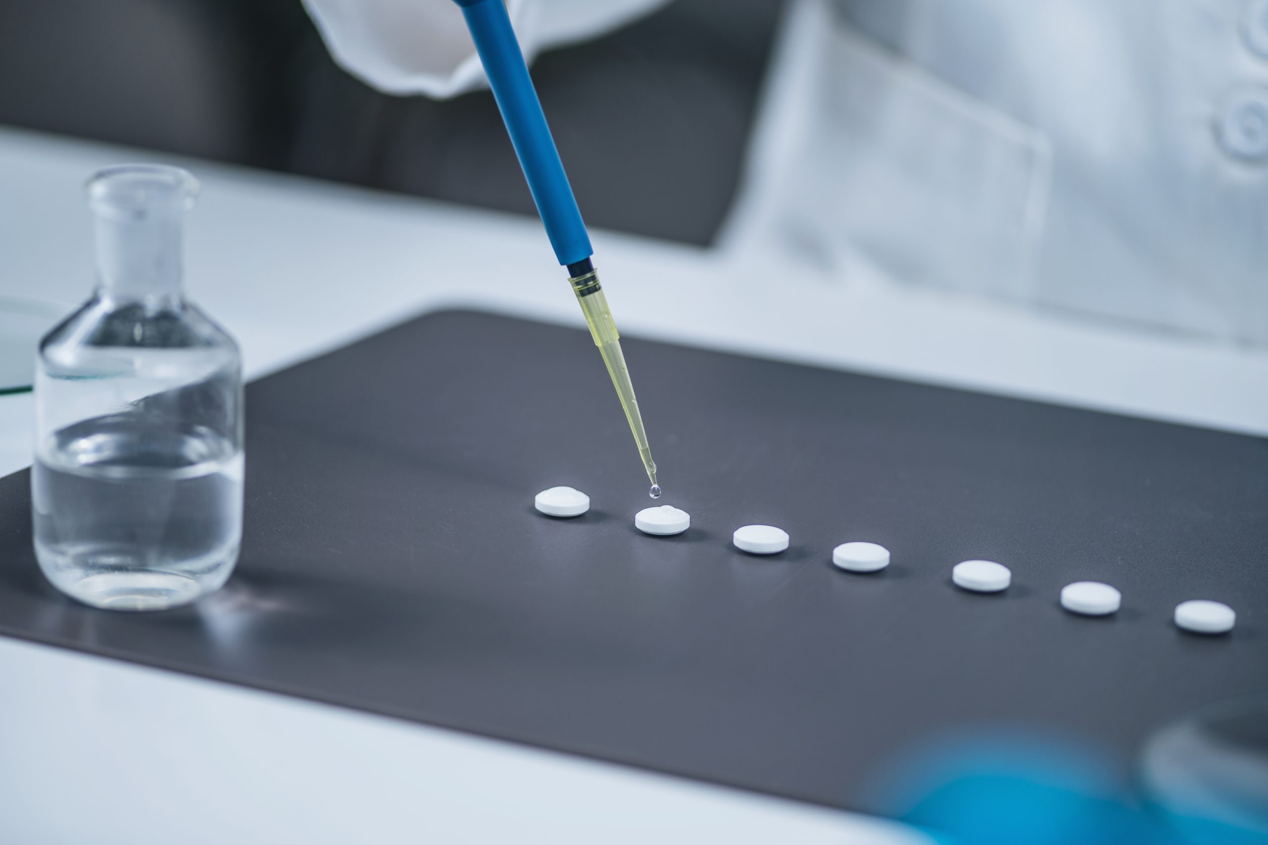 Micropipettes : volume fixe, variable et multicanaux