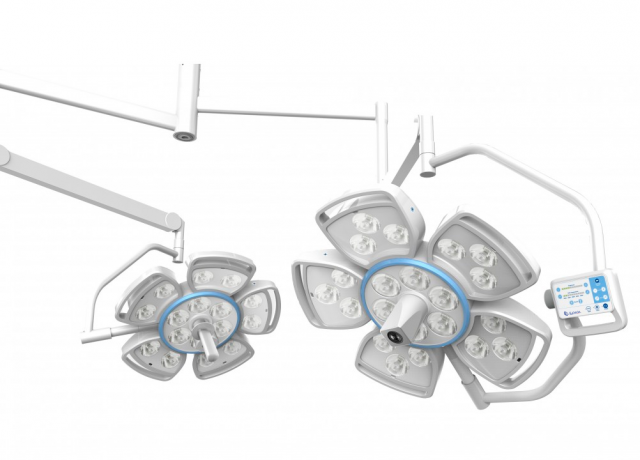 Différences entre la lumière incandescente non halogène et l’incandescence halogène dans une lampe opératoire?
