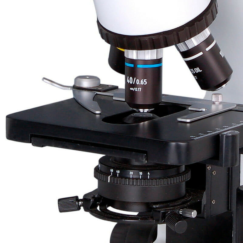 Microscope de laboratoire YR0237 – 2
